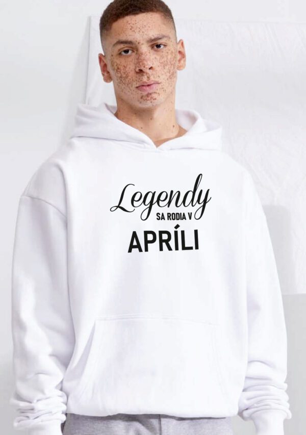 Mikina - Legendy sa rodia v apríli